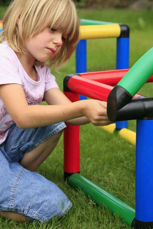 A child assembling QUADRO